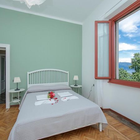 Residenza Oleandro Lake View Luino Center Buitenkant foto